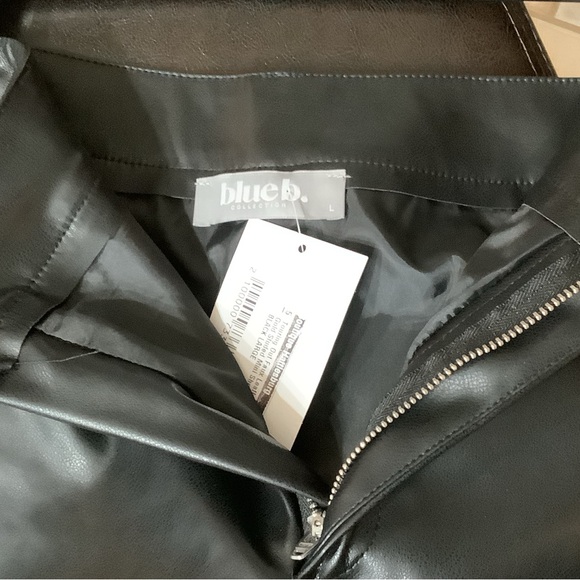 🔥Faux leather shorts with fabulous gold studded designs. Lined and NWT. Sz L - Picture 9 of 9